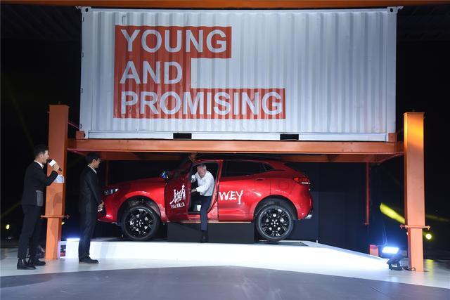 VV5s极限挑战比吉利更耐抗！6吨集装箱压顶没问题