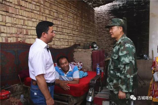 武警8663部队深入驻地开展"古尔邦节"走访慰问活动