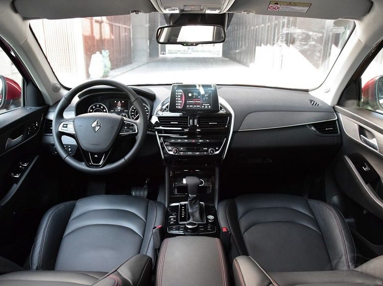 15万就能买豪华品牌SUV 宝沃和WEY哪一个是你的菜