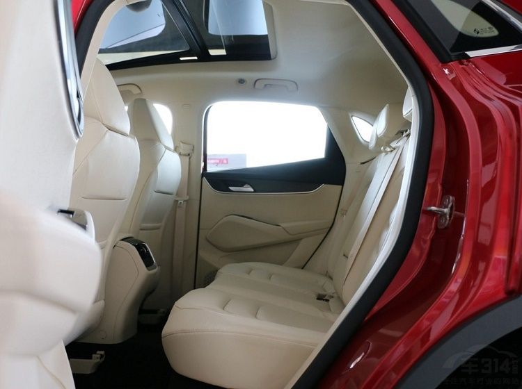 15万就能买豪华品牌SUV 宝沃和WEY哪一个是你的菜