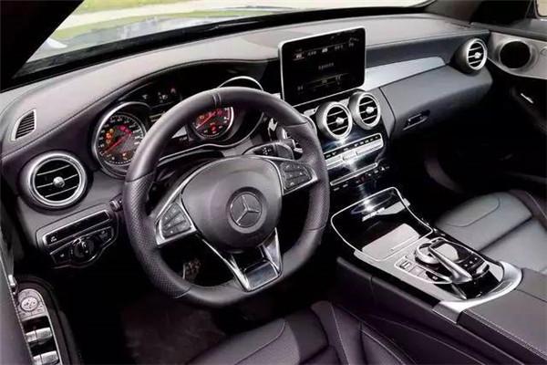 为什么越来越多的车采用平底方向盘？