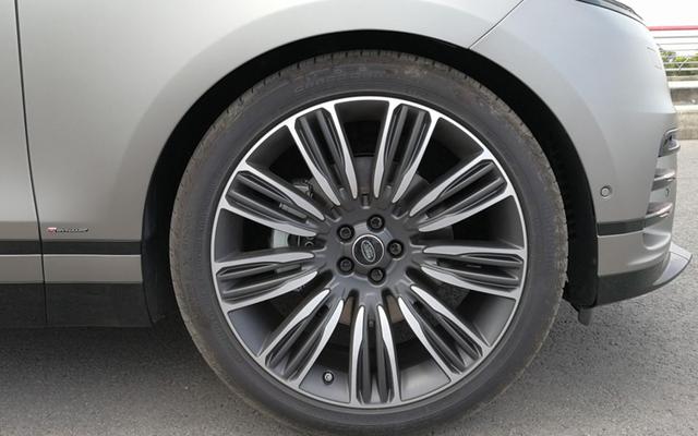 印度路虎这么高估自己，售70万起，还想弄翻保时捷