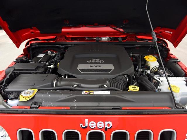 46万拿下越野利器，全红涂装牧马人，3.0L机械四驱