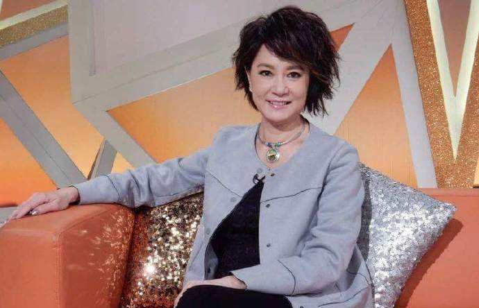 她与李小龙搞不伦"婚外恋"终身不嫁,话说不否认!