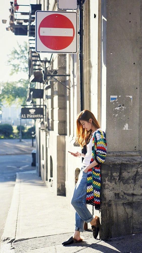 刘亦菲时尚街拍，穿搭简单很潮，“神仙姐姐”美成画