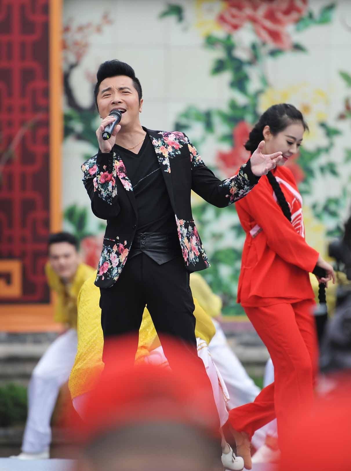 陆海涛模仿秀美丽乡村快乐行走进孟津圆满录制张议天模仿秀美丽乡村