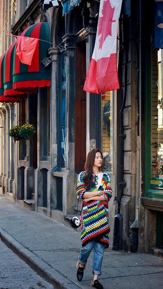 刘亦菲时尚街拍，穿搭简单很潮，“神仙姐姐”美成画