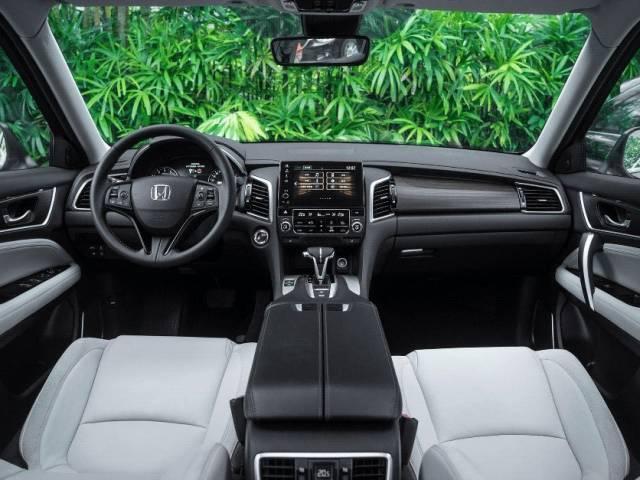 同样的价钱，究竟买高配小车好，还是买低配大车好？