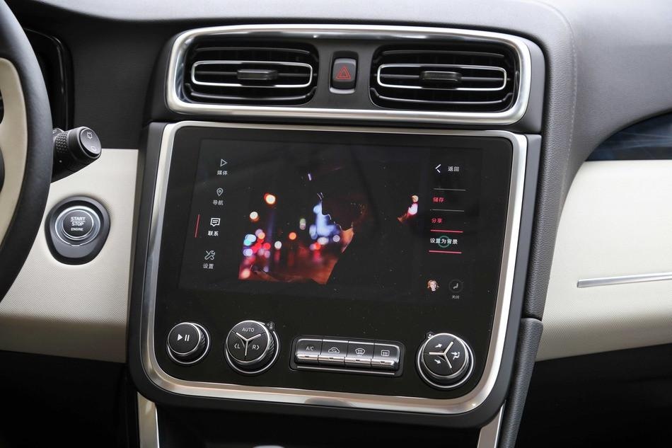 好样的！这款全车终身都能够免费！内饰精致油耗5.6