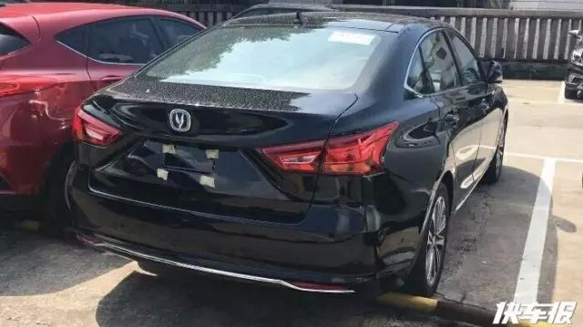 你一直在等睿骋CC，居然有这种配色...