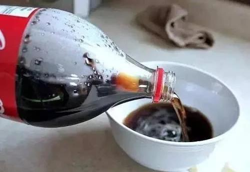 车漆被剐蹭了不一定要补漆！这样修复1分钱也不花