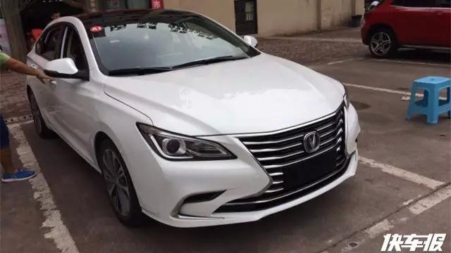 你一直在等睿骋CC，居然有这种配色...