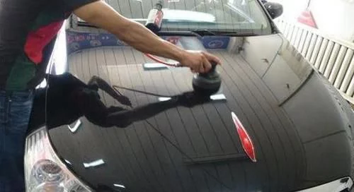 车漆被剐蹭了不一定要补漆！这样修复1分钱也不花