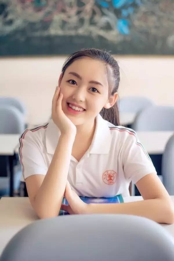 中国最美校服女子图片