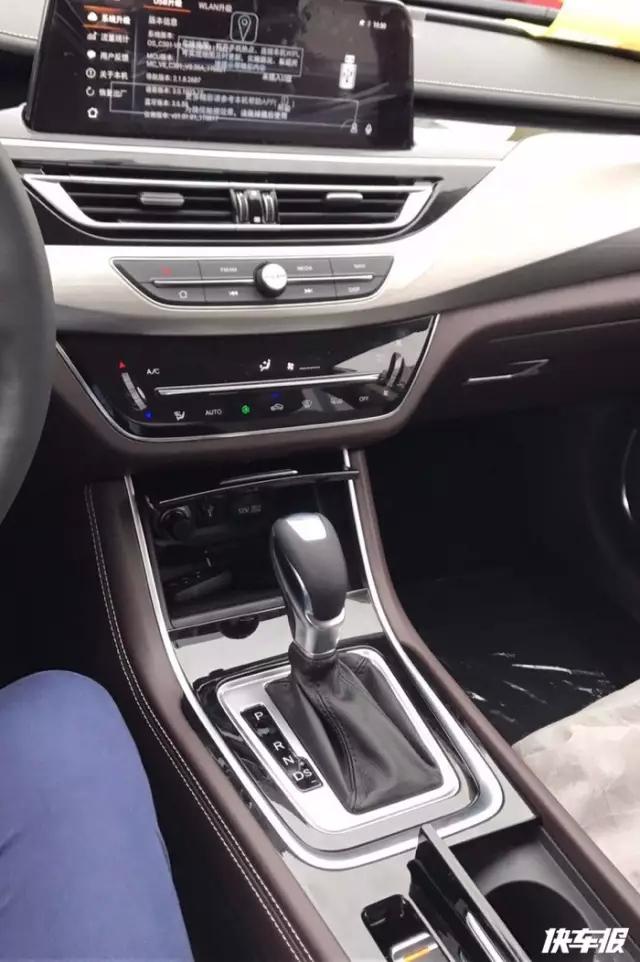 你一直在等睿骋CC，居然有这种配色...