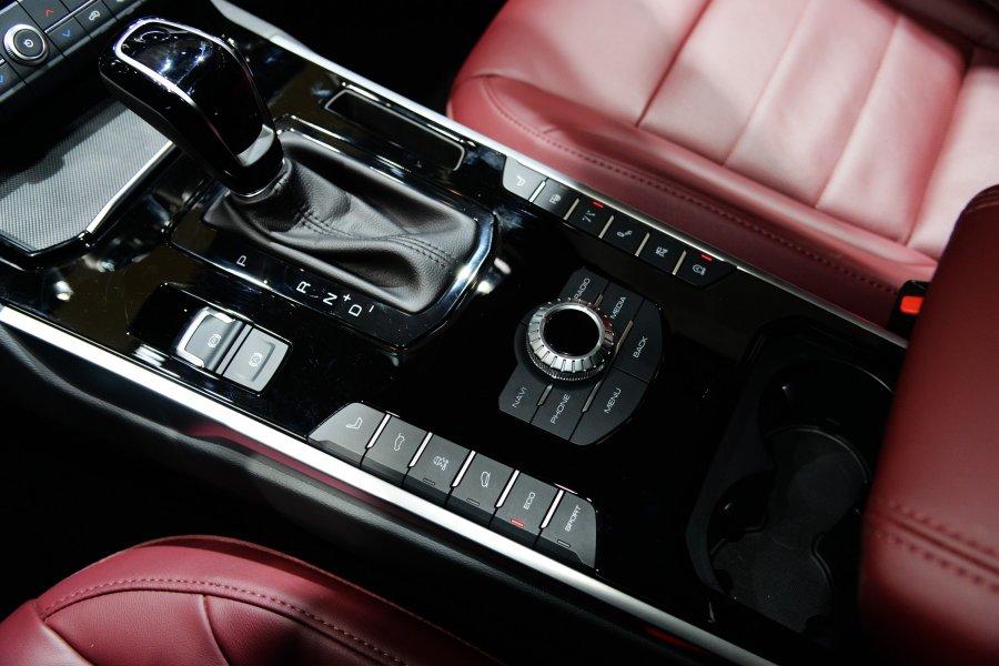 长城VV7到哈弗4S店就引起轰动，买车送了自行车？