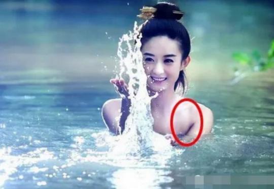 影视剧穿帮镜头,连赵丽颖洗澡都不放过,果然是真爱