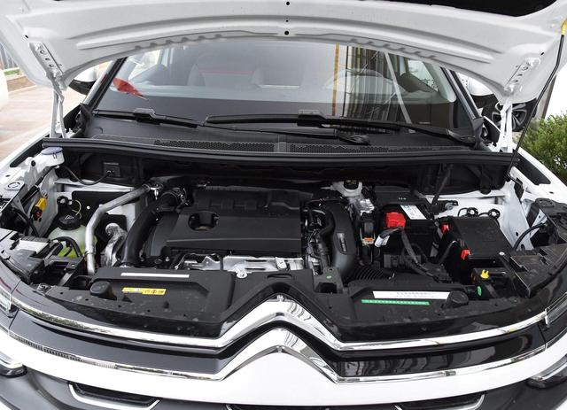 颜值甩了途观几条街！15万起的售价，尾灯就带4个8！