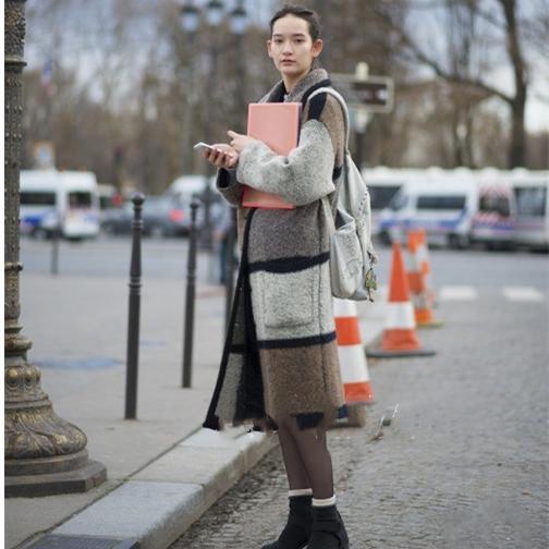 甜美圆脸虽讨喜，而我却偏爱冷漠厌世脸