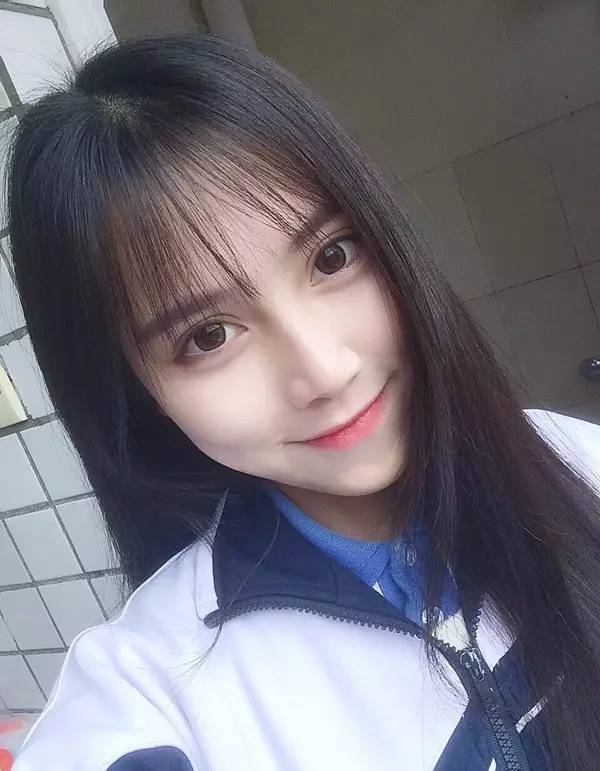 深圳校服女神赵嘉敏pk富亦男穿校服的女生超清纯