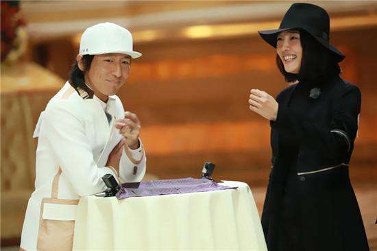 白百何辣妈到大妈, 靠露肉与“达康书记”演对手戏