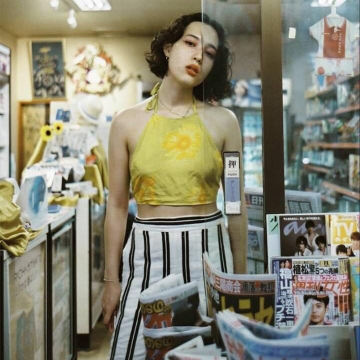 甜美圆脸虽讨喜，而我却偏爱冷漠厌世脸