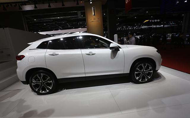 长城VV7到哈弗4S店就引起轰动，买车送了自行车？