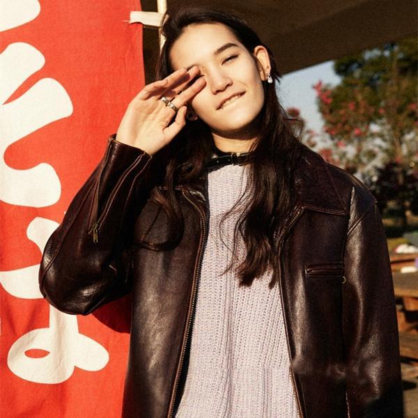 甜美圆脸虽讨喜，而我却偏爱冷漠厌世脸