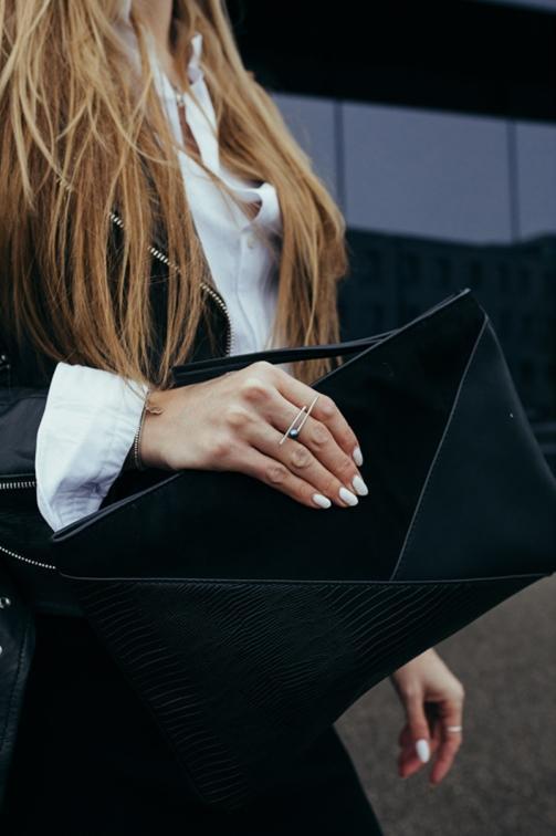 Michi Liang，珍珠是识别标志，金属的内在灵魂