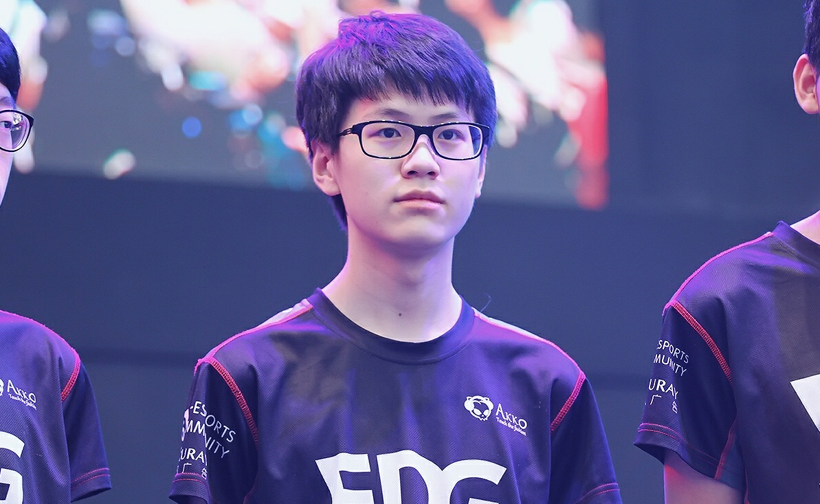 uzi五年都没拿到的lpl冠军 edg的他仅用了35天