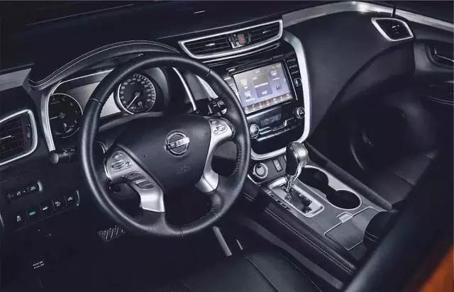 这台SUV之前卖40多万，新款20多万起，还能优惠3万