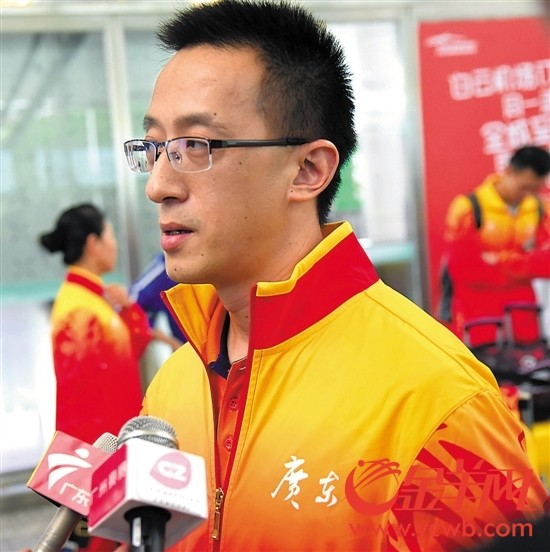 陈锦棠 苏荇 摄 全民全运 乒坛行尊表示,群众比赛将掀起乒乓球运动