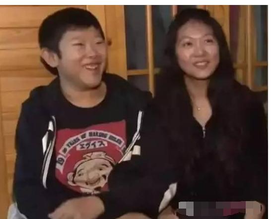 不老童星的他,今年32岁,娶老婆被人称像母子|侯祥|老婆|母子_新浪新闻