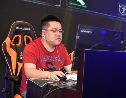 黄旭东曝斗鱼第一绝地主播开挂?每月六千主播专用挂