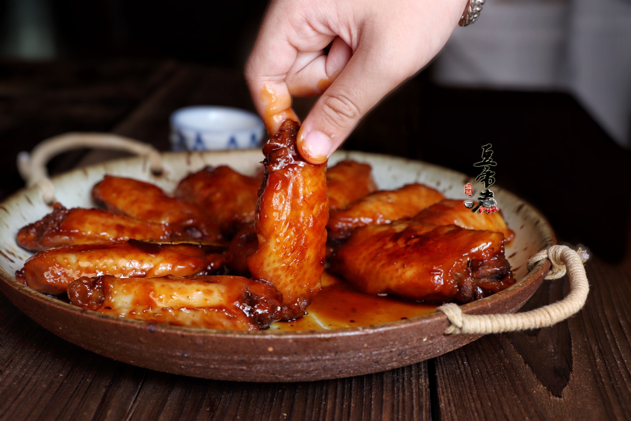 试试"吮指梅酱鸡翅",更好吃,更诱人