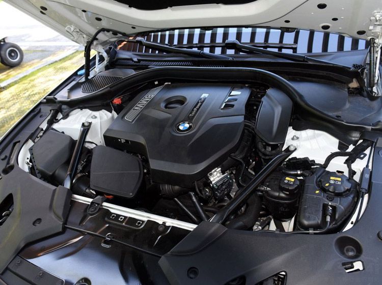 年轻运动or豪华霸气 宝马5系和奔驰E该怎么选？