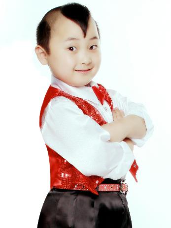 他出身于农村,被人称之童星,八岁却因病去世