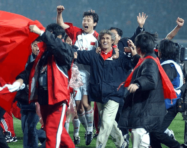 国足世界杯少拿荷兰说事! 02韩日世界杯有国足