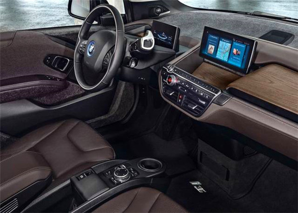 汽车这些NB的配置超贴心，很多不再是豪车专属！