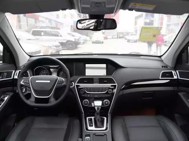 五菱宏光玩转秋名山，但这个配置都没有，后果不敢想