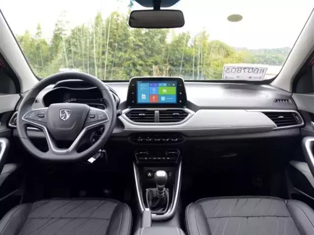 五菱宏光玩转秋名山，但这个配置都没有，后果不敢想