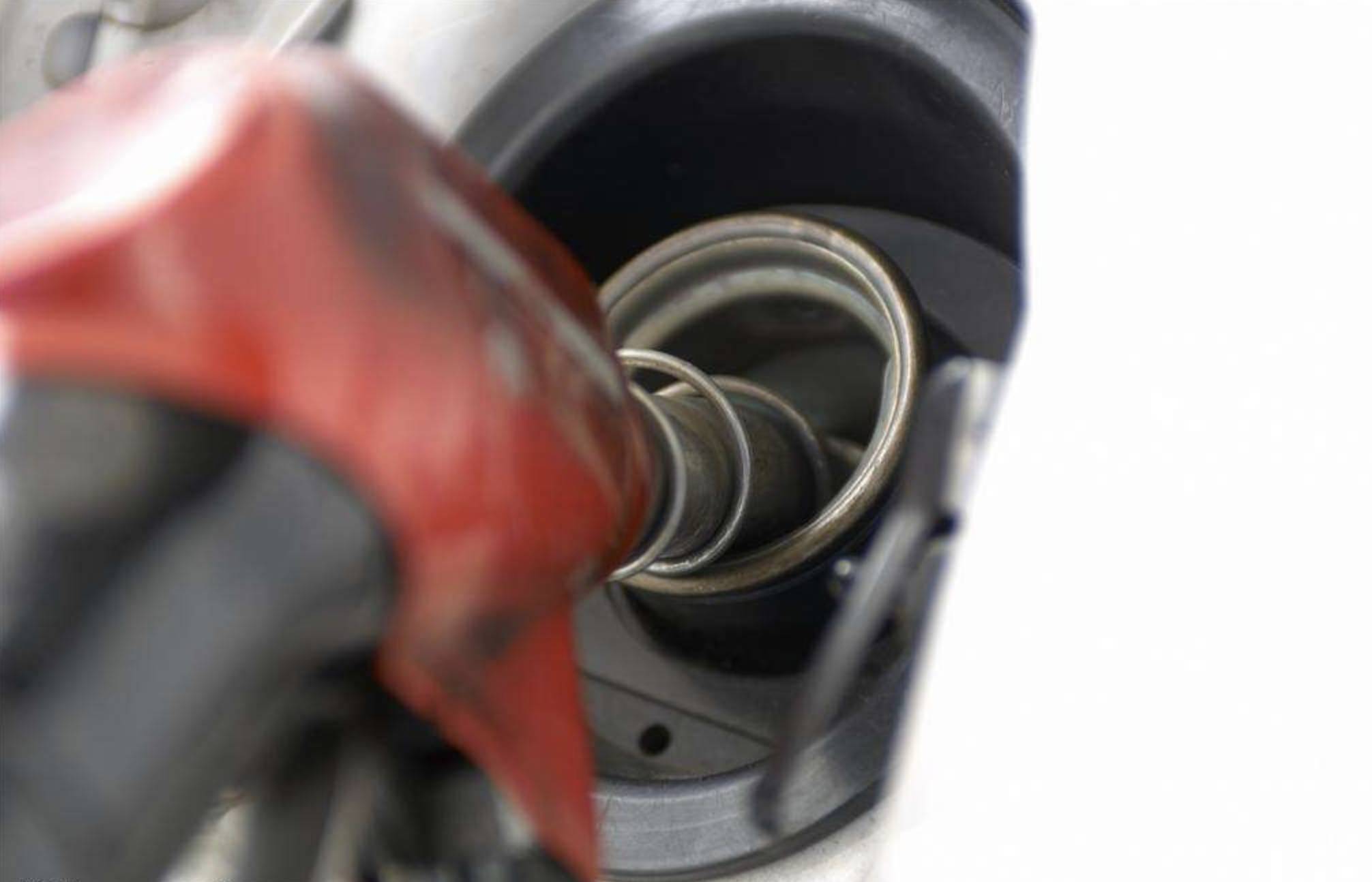 101号汽油？国内有这标号的油，没听说过也加不起！