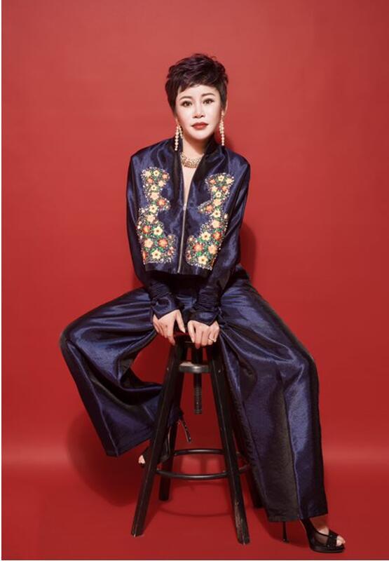 中晶新体郑小丽荣获2017第五届亚洲金凤企业家大奖