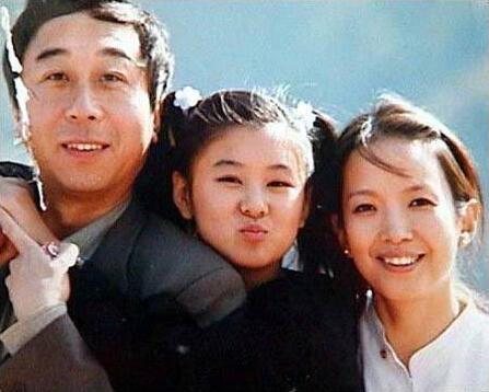 她是冯巩女儿嫁的比刘诗诗好丈夫为她不拍吻戏