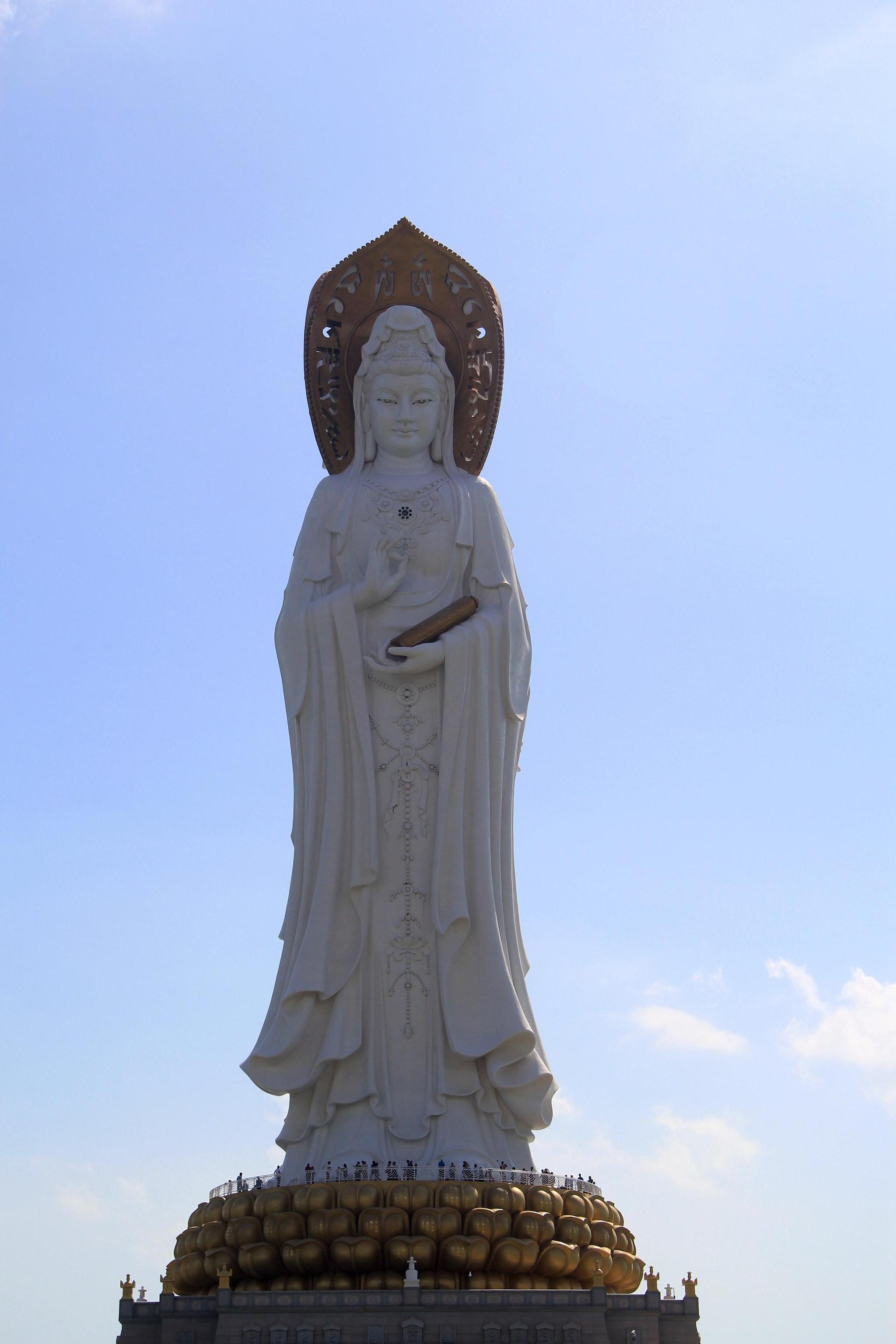 世界上最大的观音像原来在三亚南海上的一个传奇