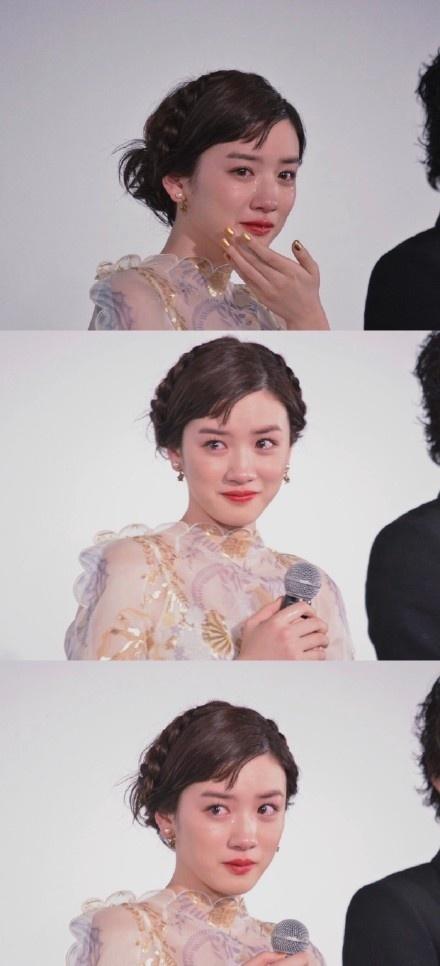 这个词的出现是因为99年出生的日本妹子永野芽郁,在某活动现场,她因收