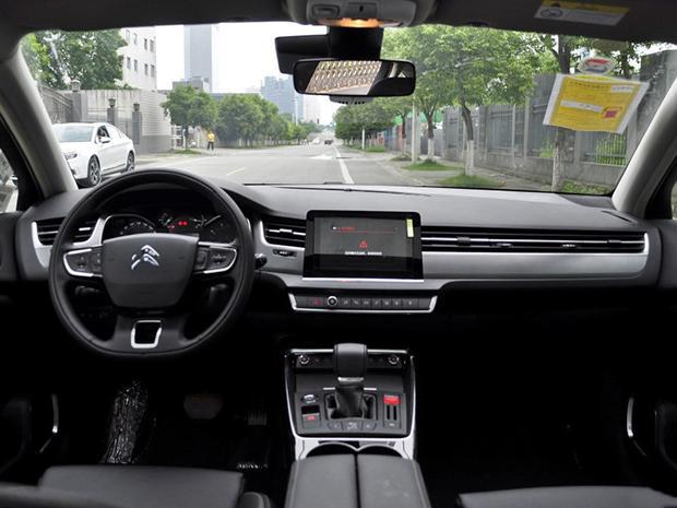 雪铁龙玩了把大的，第三代C5不走廉价，迈腾咋办