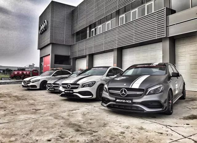 我们驾驶搭载米其林竞驰pilto super sport轮胎的amg gt(配置|询价)和