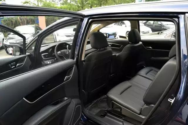 家用MPV的超级搅局者 比亚迪宋MAX售价10万