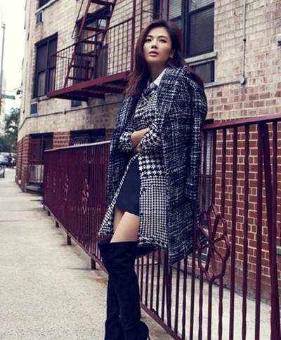 39岁刘涛出活动网友太敢穿后背一览无余